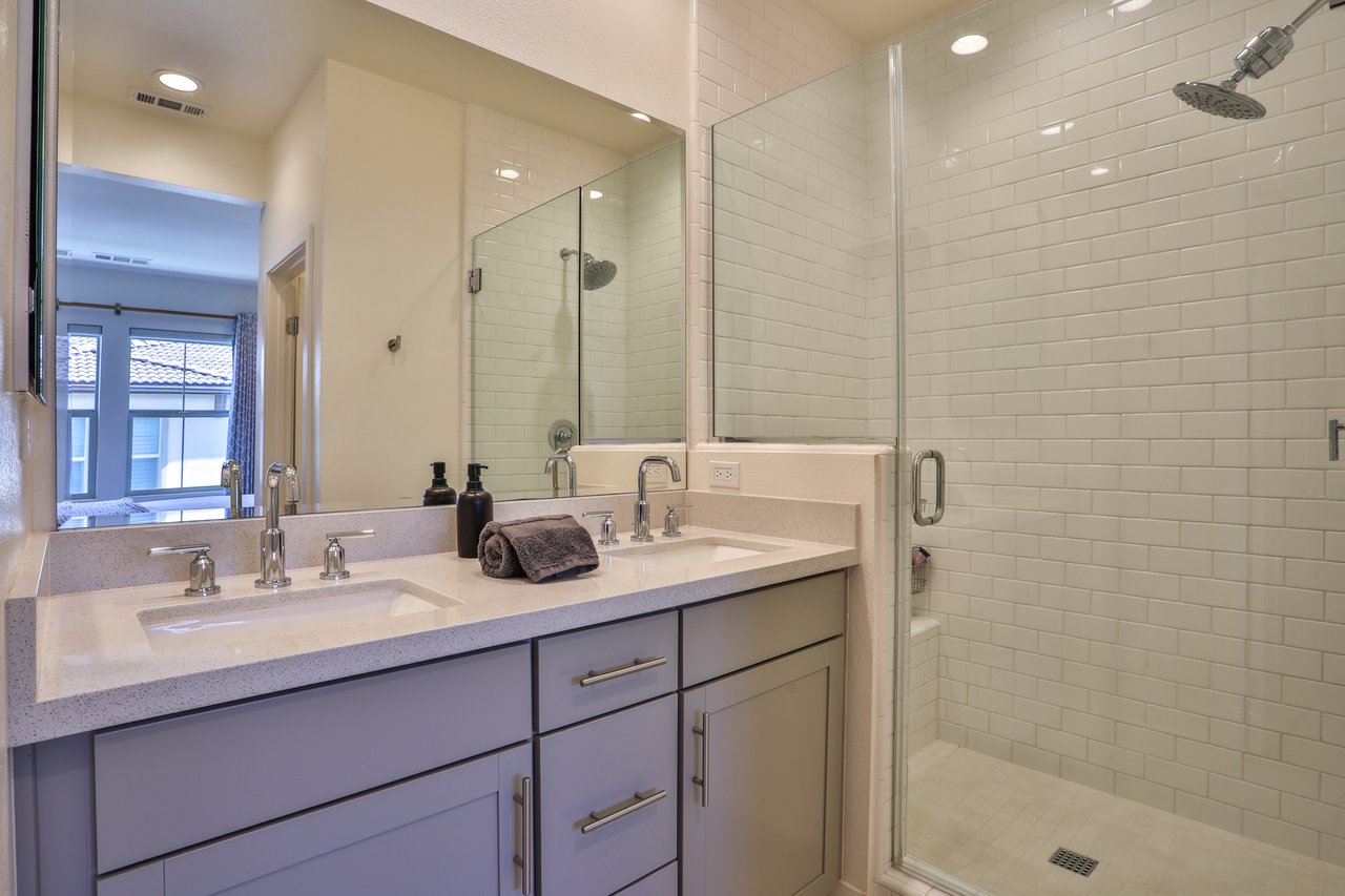 608 White Oaks, Lake Forest