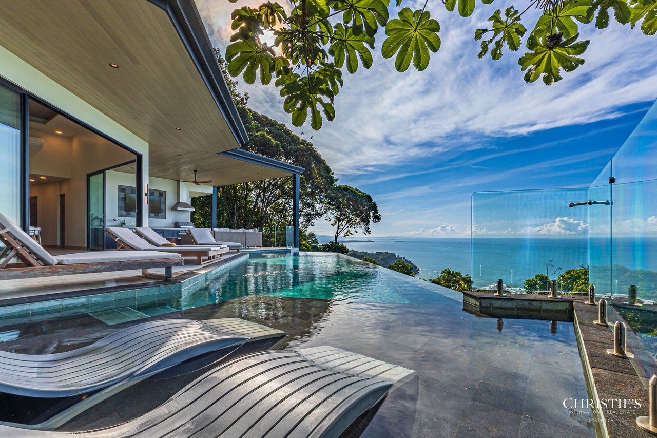 Luxury Estate in Escaleras- incredible ocean views 5.5 Acres