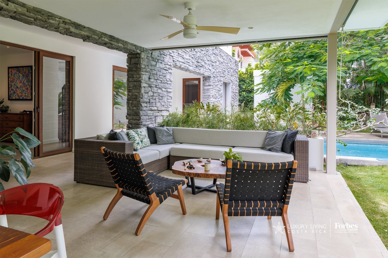 21465 - Modern 6 bedroom house with pool, garden and terrace front golf course