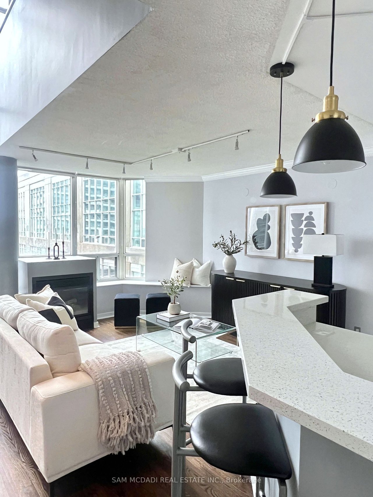 SUN-DRENCHED PENTHOUSE