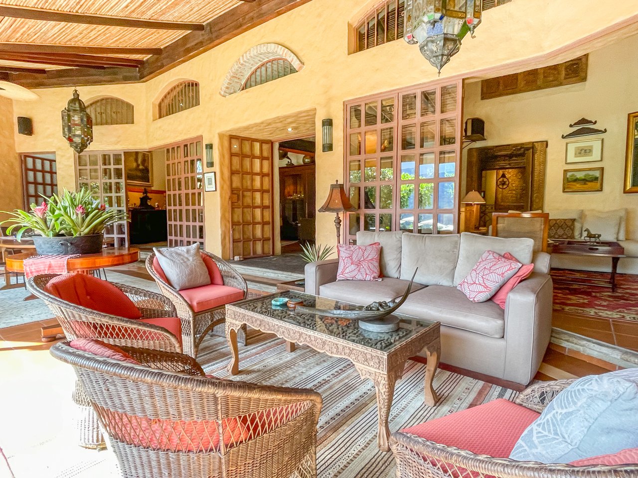 Fully Furnished Luxury Home