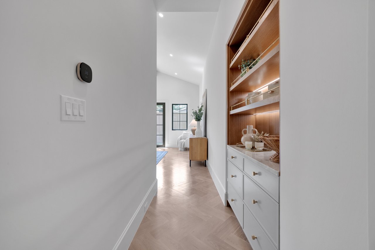 6835 Dalhart