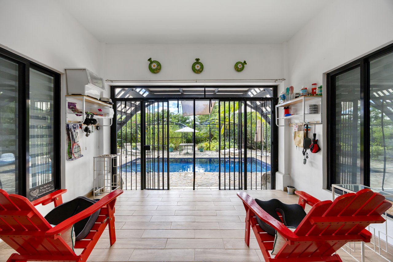 Casa Brillante & Casita Cinco Playas | Modern Home with Guest Casita, Pool & Mountain Views in Huacas