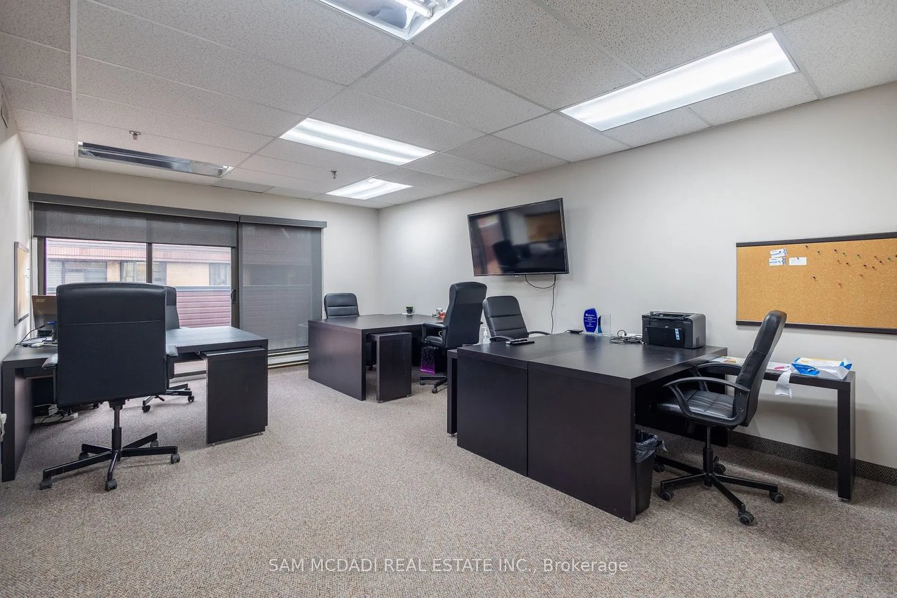 120 Traders Blvd E, #204