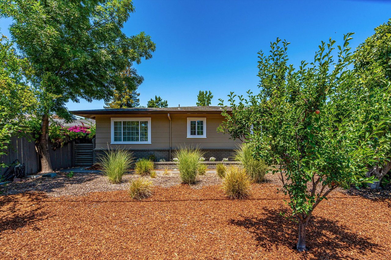 Impeccable Calistoga Home