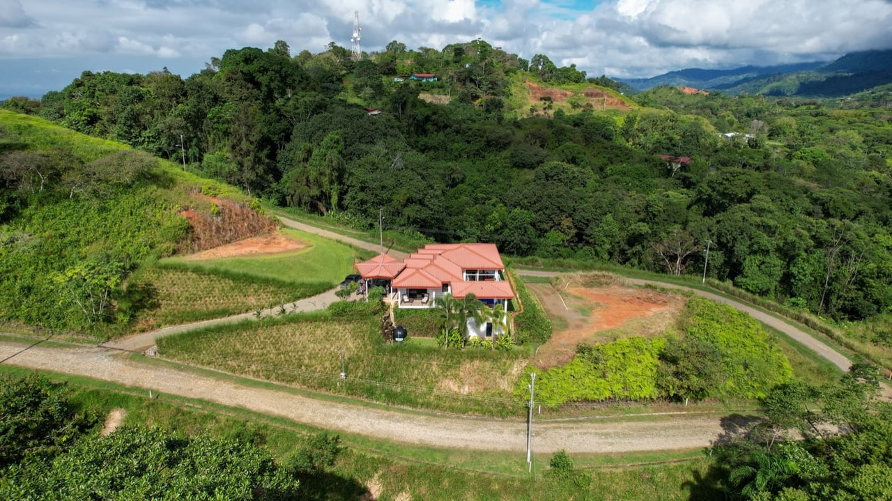 The Best Mountain View Home in South Pacific Costa Rica!