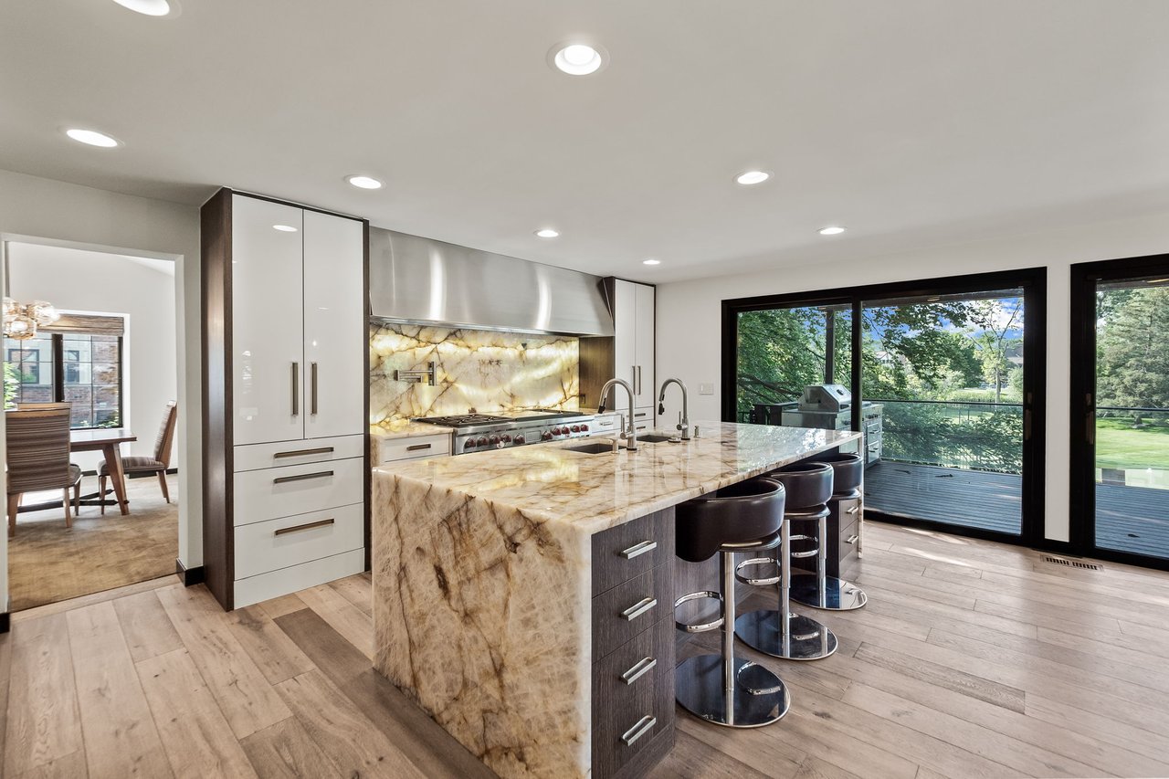 260 Woodwind Dr, Bloomfield Hills