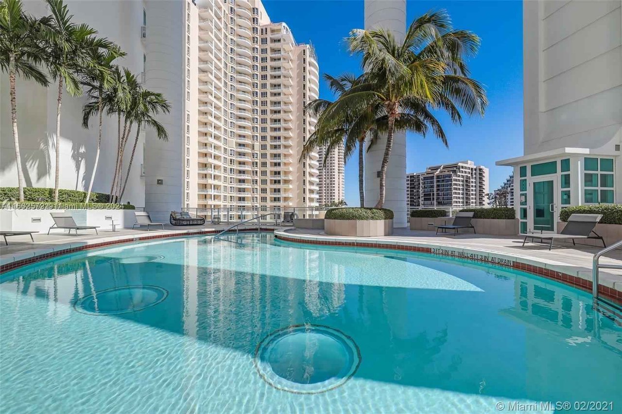 900 Brickell Key Blvd Unit PH3401