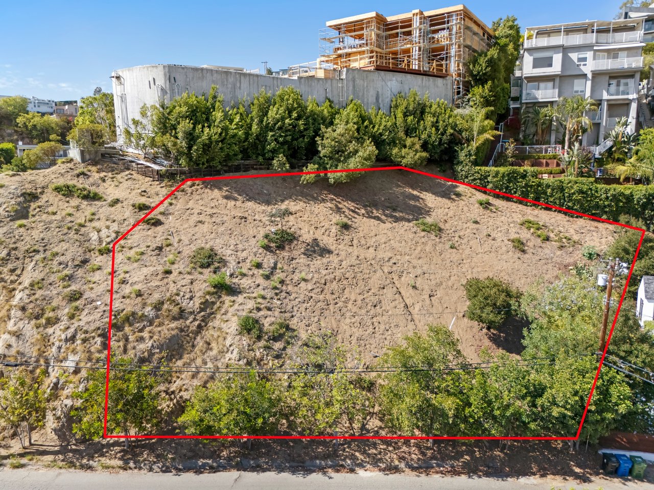 1722 Sunset Plaza Dr