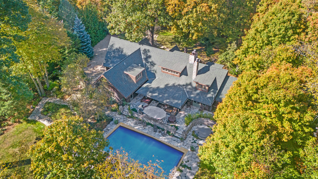 14657 Lakeshore Road