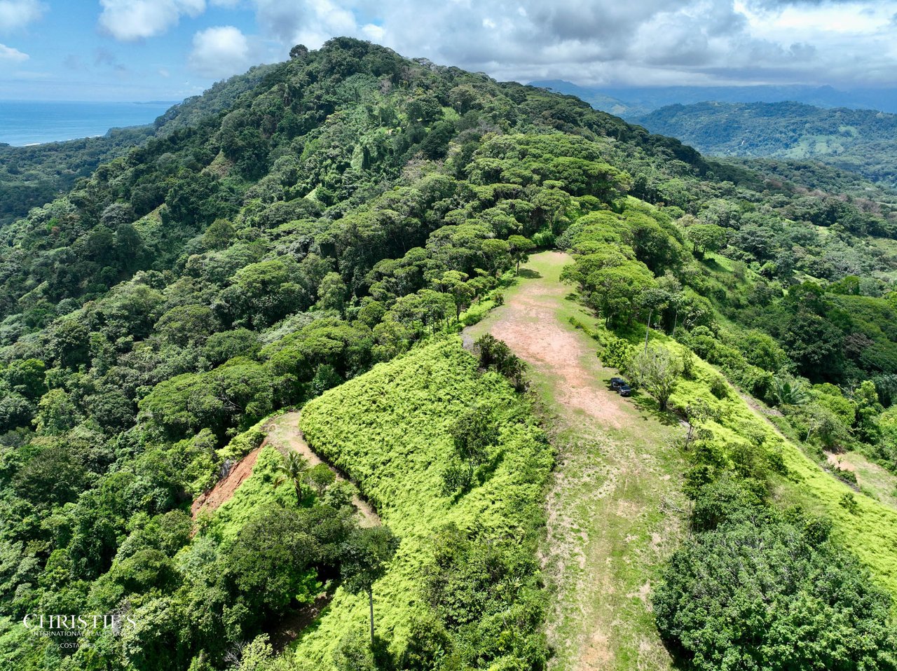 Luxury Farm Estate — 60 hectares of Breathtaking Views & Ultimate Privacy