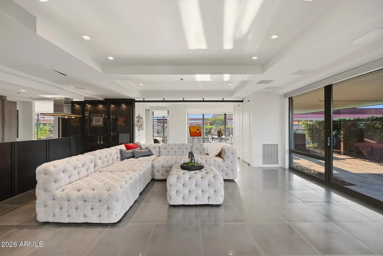 7137 E Rancho Vista Dr #7006