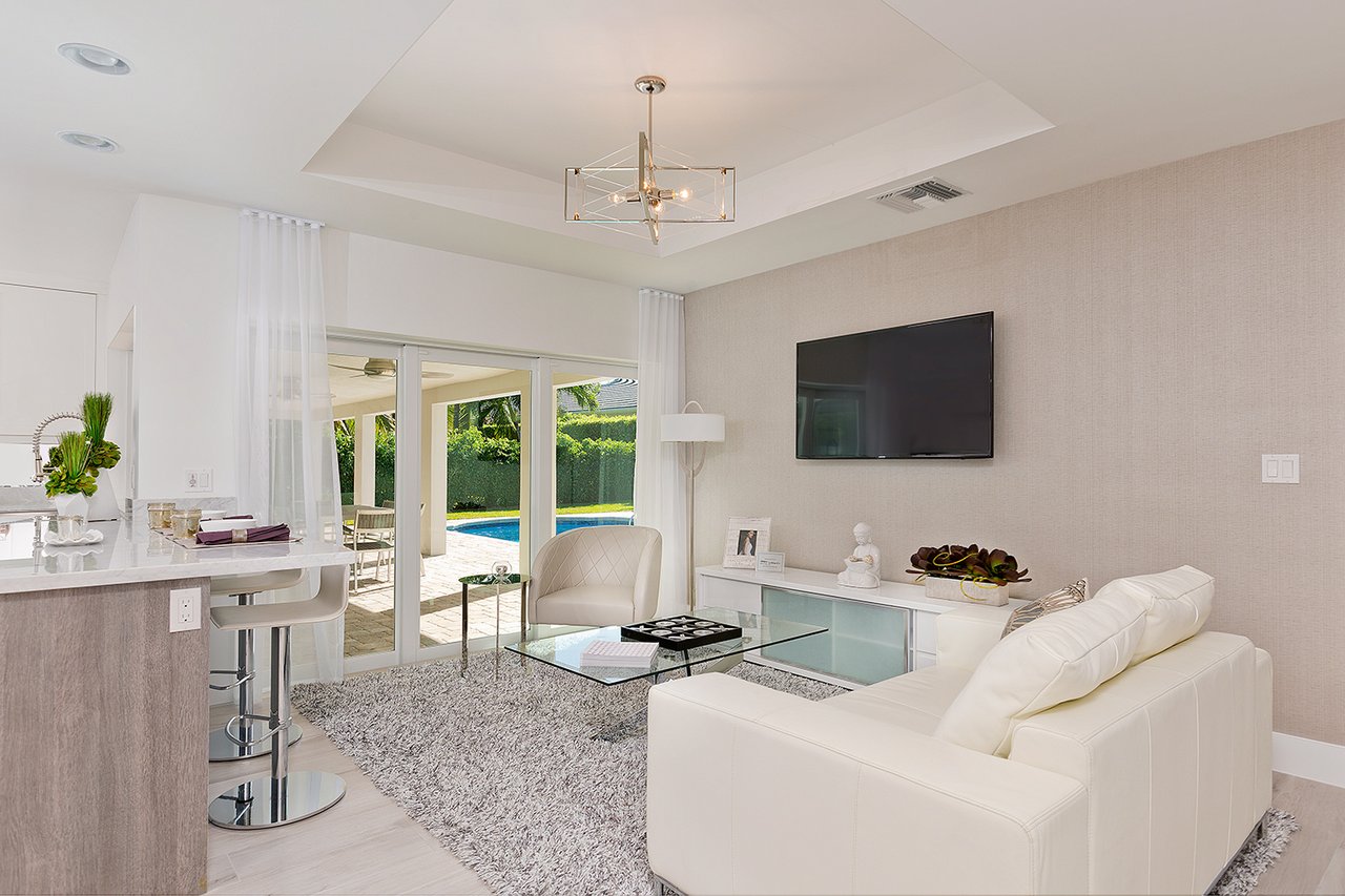 2367 Queen Palm Road
