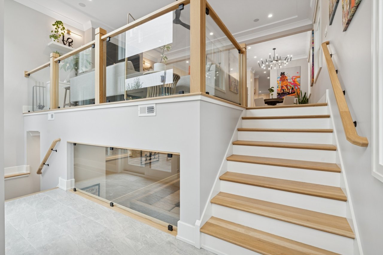 2026 W. Waveland- A North Center Gem!