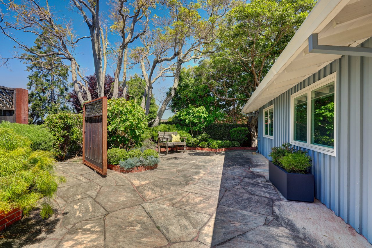 Incredible Location on Belvedere Island