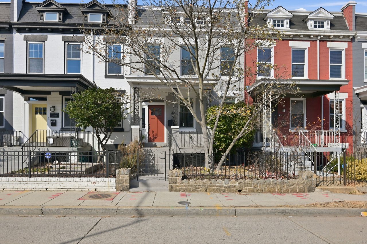 443 Kenyon St NW