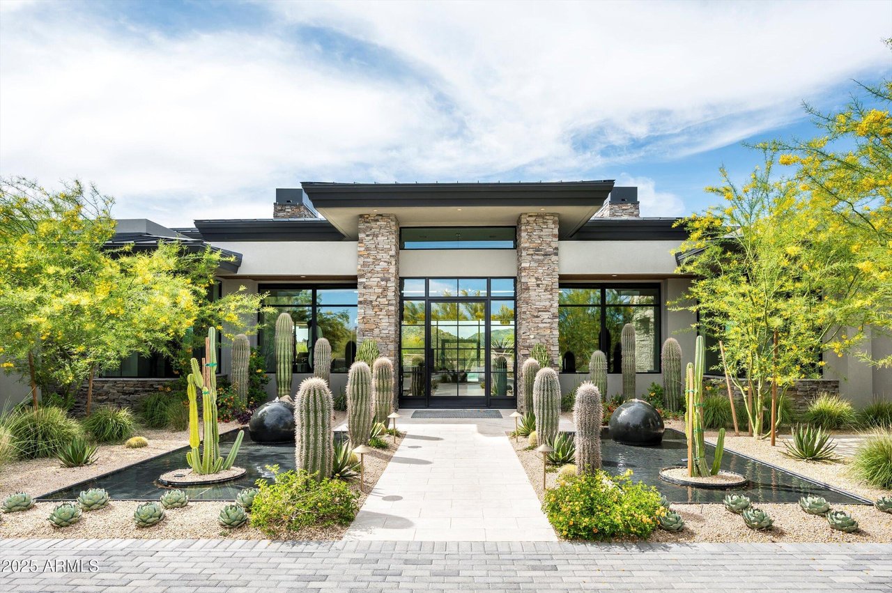 8328 E WHISPER ROCK TRL