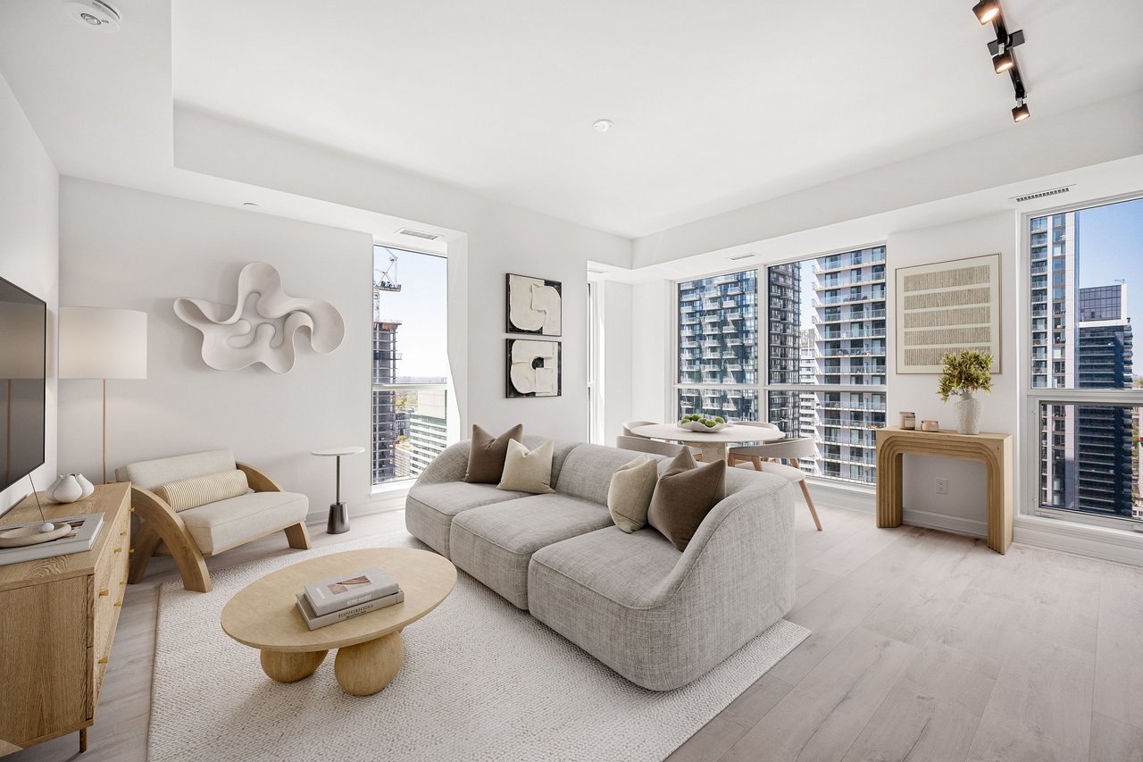 327 King Street W Unit: 4305