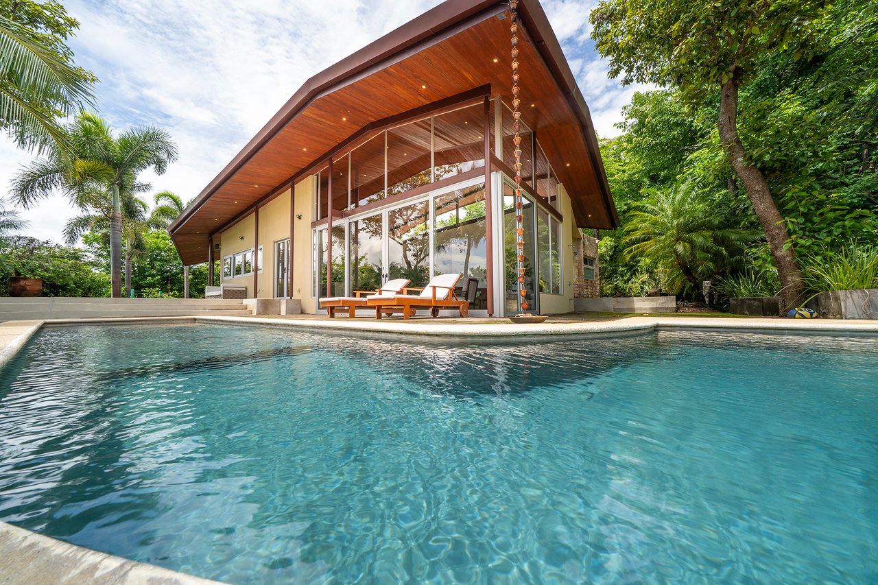 V-Sylvie Rancho Villa | Tropical Villa with Pool and Panoramic Views near Tamarindo