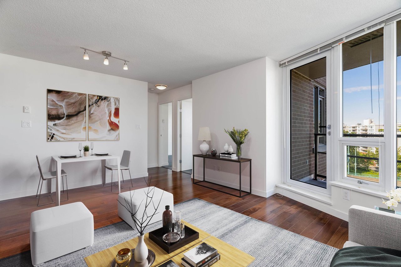 445 W 2nd Ave