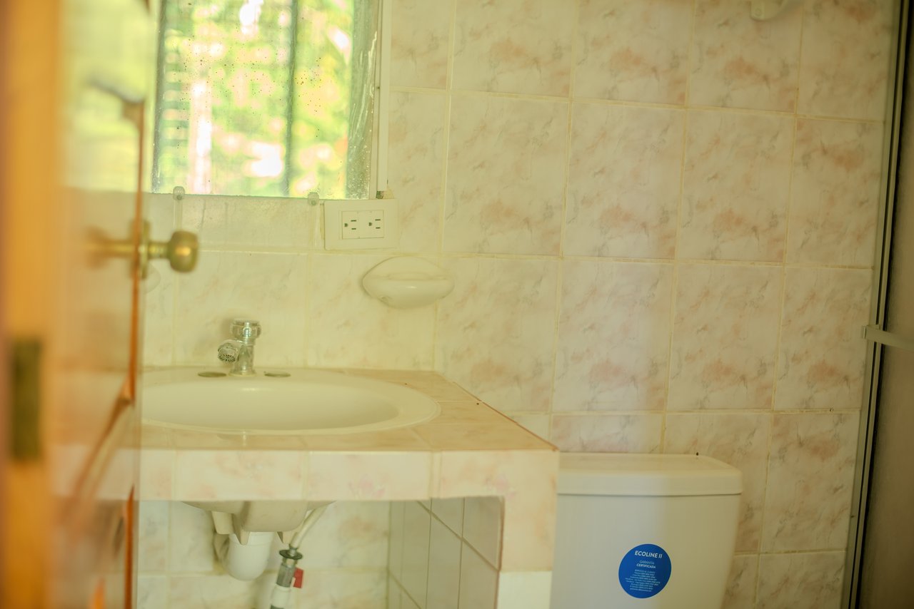 Vista Serena, beautiful House surrounded by nature in Villa Nueva de Quepos
