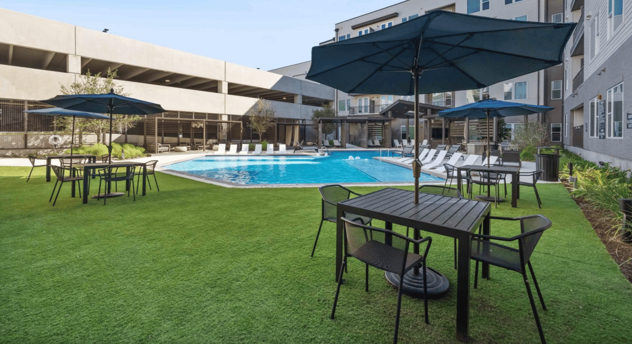 Up to 10 weeks free base rent