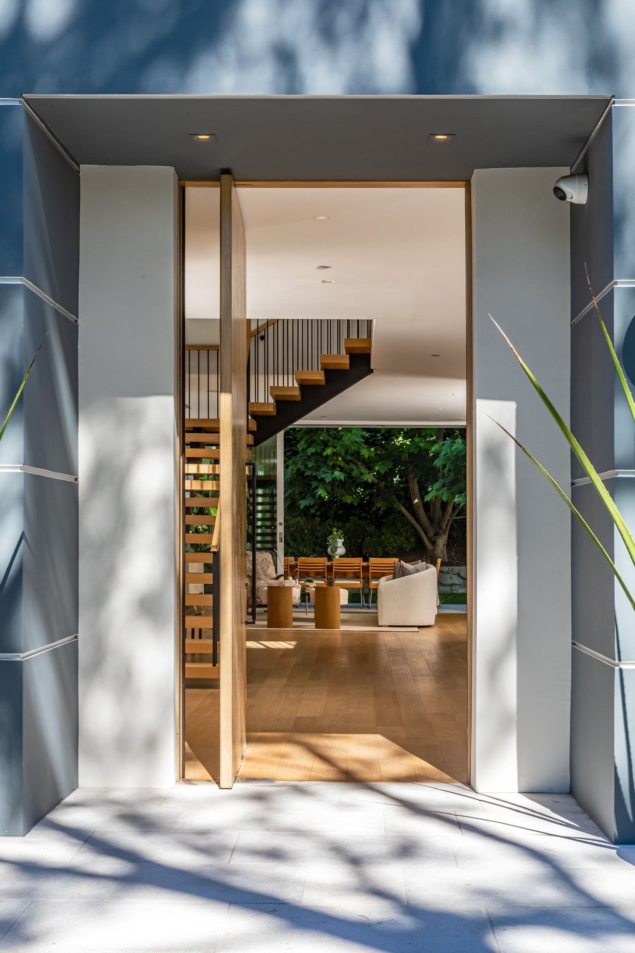 9011 Alto Cedro Dr, Beverly Hills