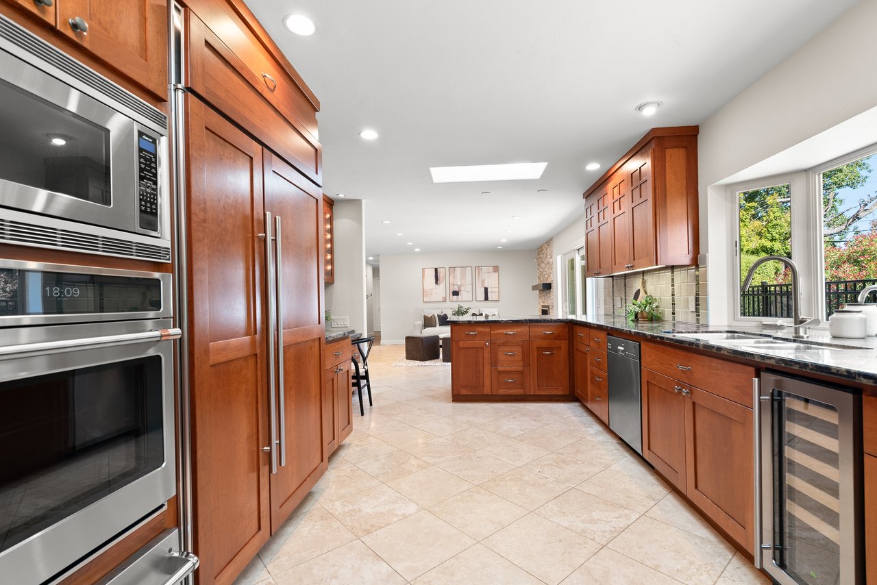 247 Marchmont Dr