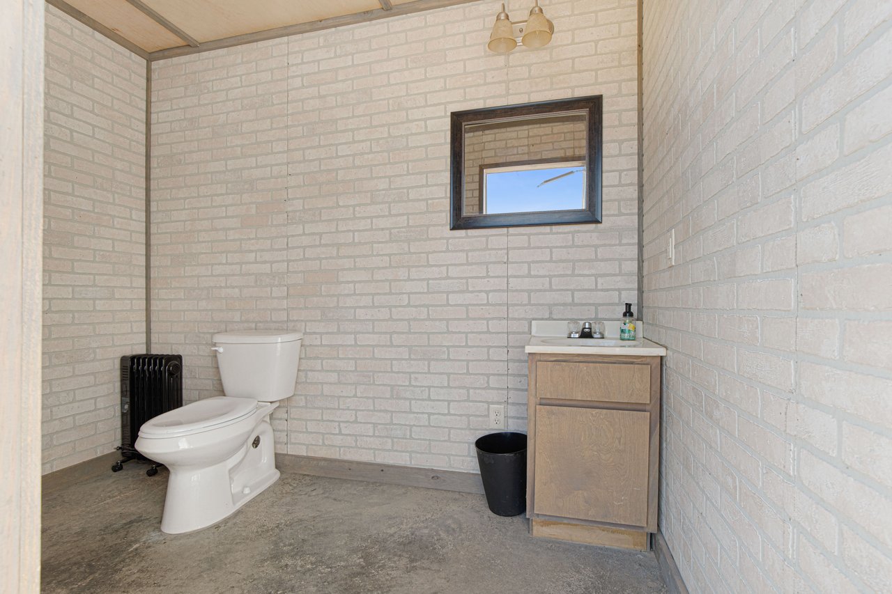 185 Acre Horse and Cattle Ranch