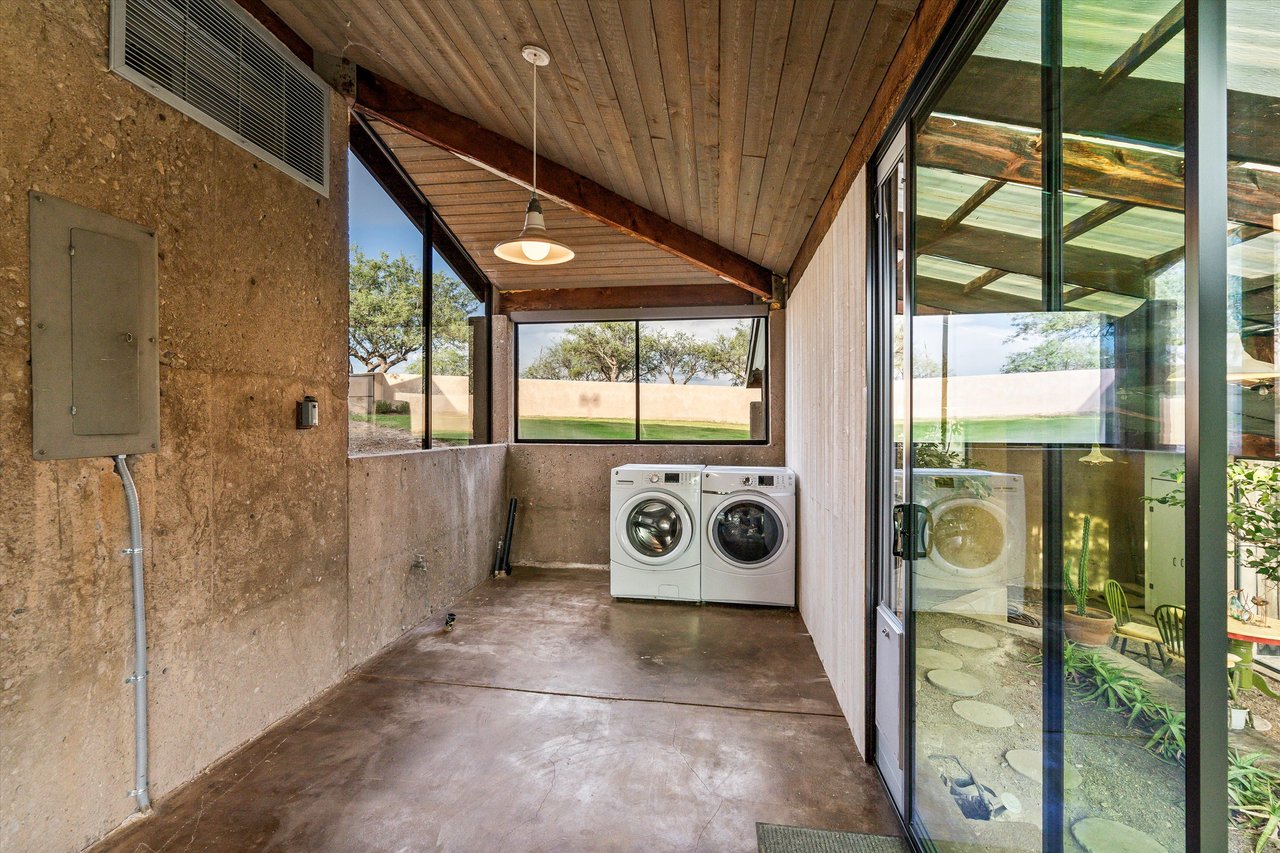 85 Hog Canyon Road