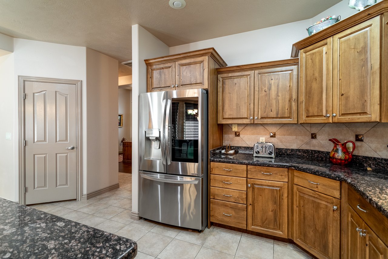 1319 W Red Butte Dr