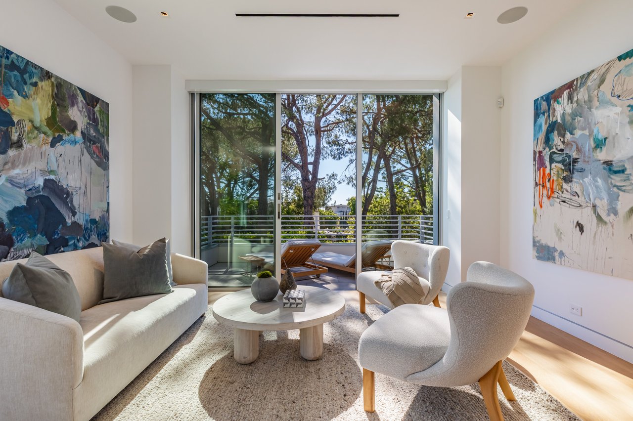 9011 Alto Cedro Dr, Beverly Hills