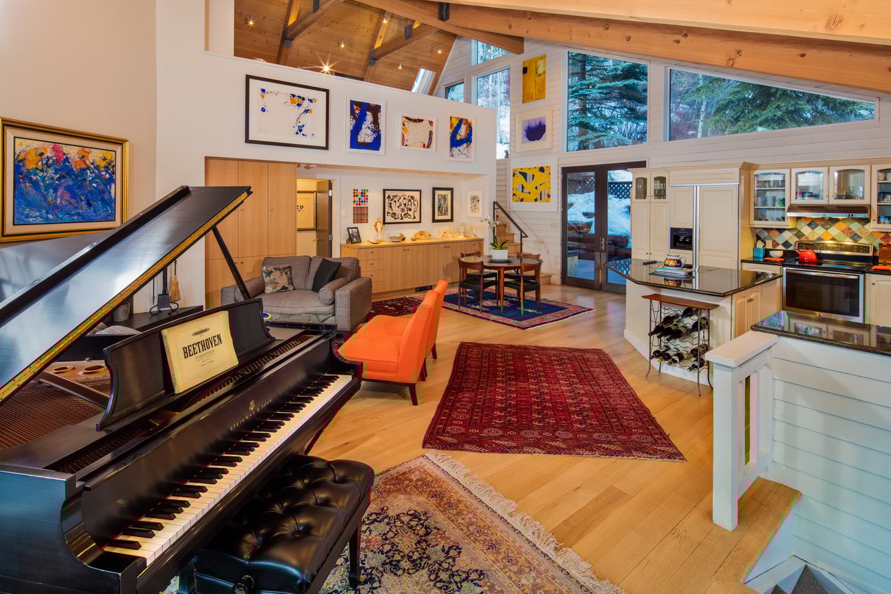 100 Mountain Laurel Court