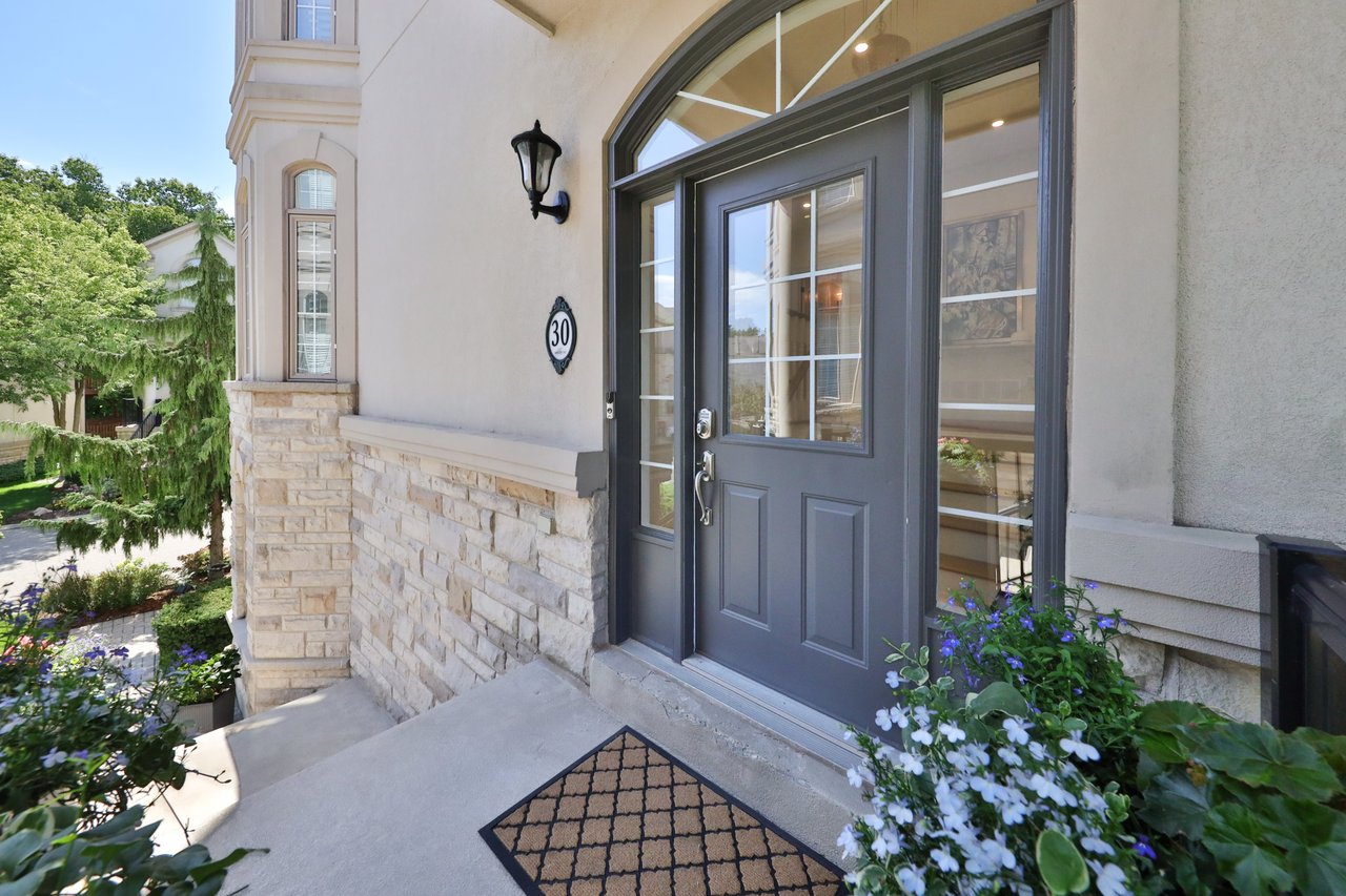 30-2400 Neyagawa Boulevard, Oakville