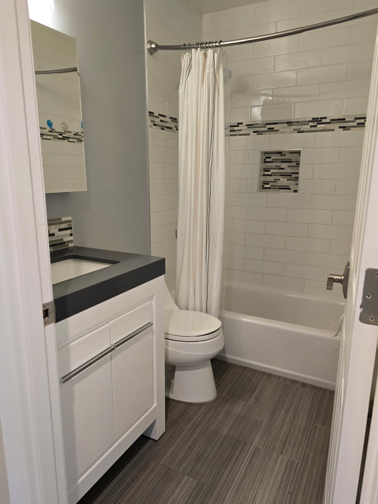 1345 Chestnut St | 4 Residential Units, 4 Parking