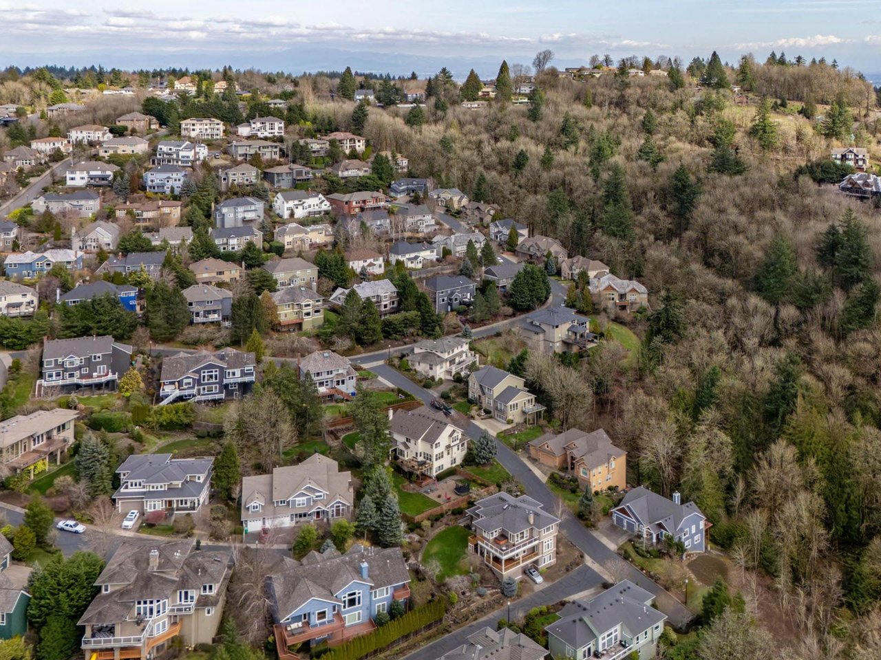 1815 NW ROSEFINCH LN