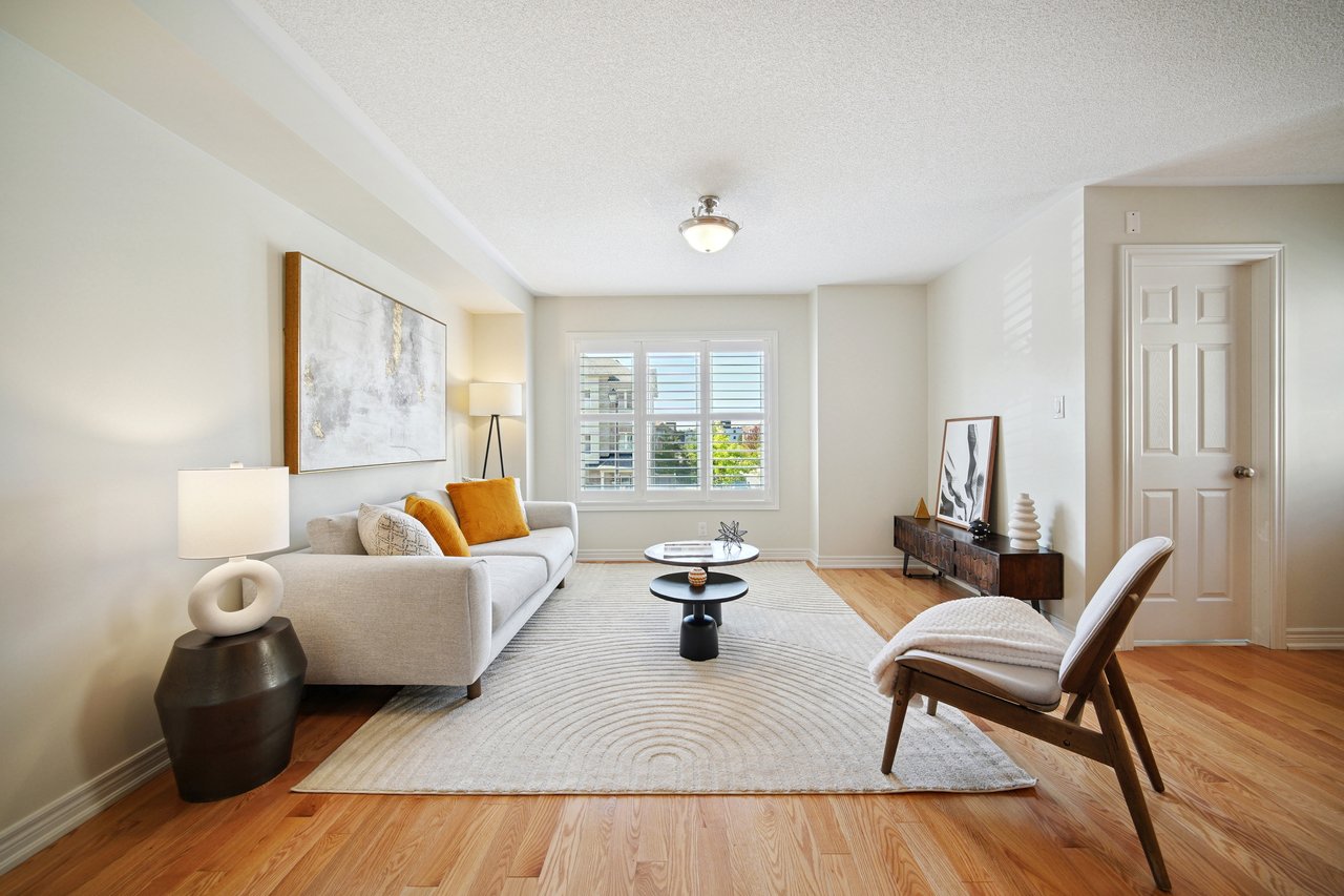 GORGEOUS TOWNHOME