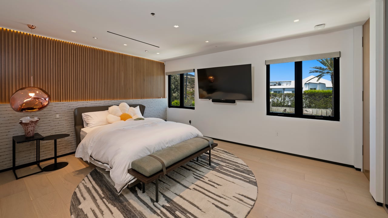 31100 Broad Beach Rd