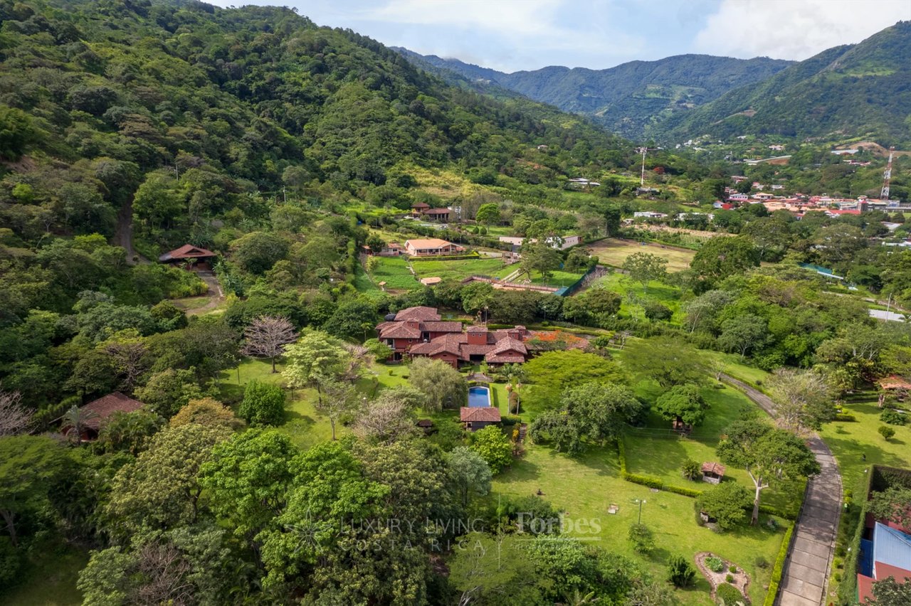 19759 - Architectural Hacienda Style Luxury Villa inTranquil Natural Oasis