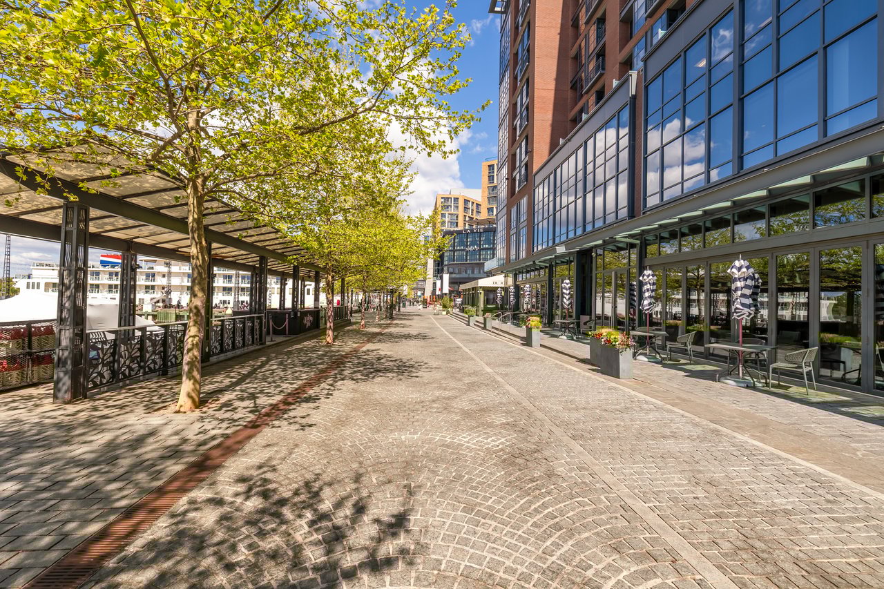 45 Sutton Square SW #306