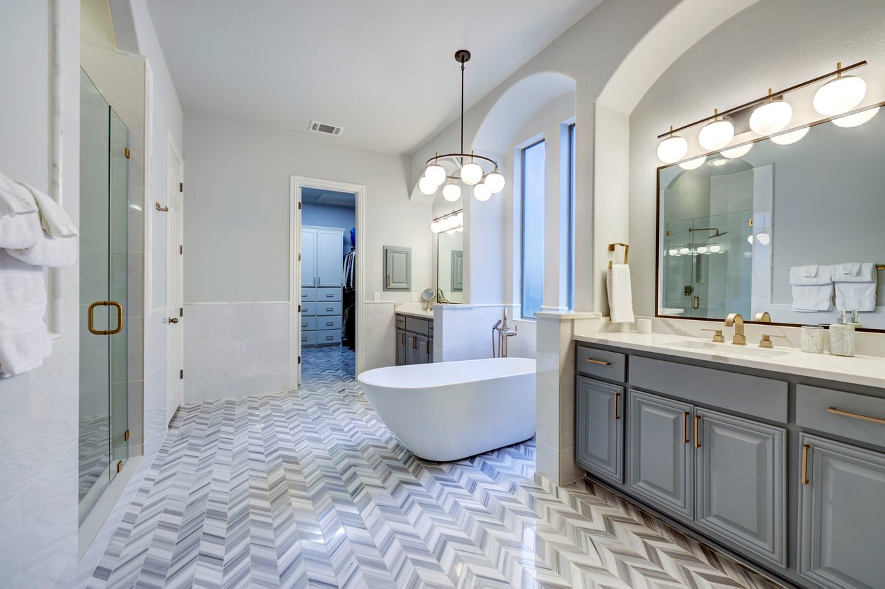 12100 Azure Shores Ct.