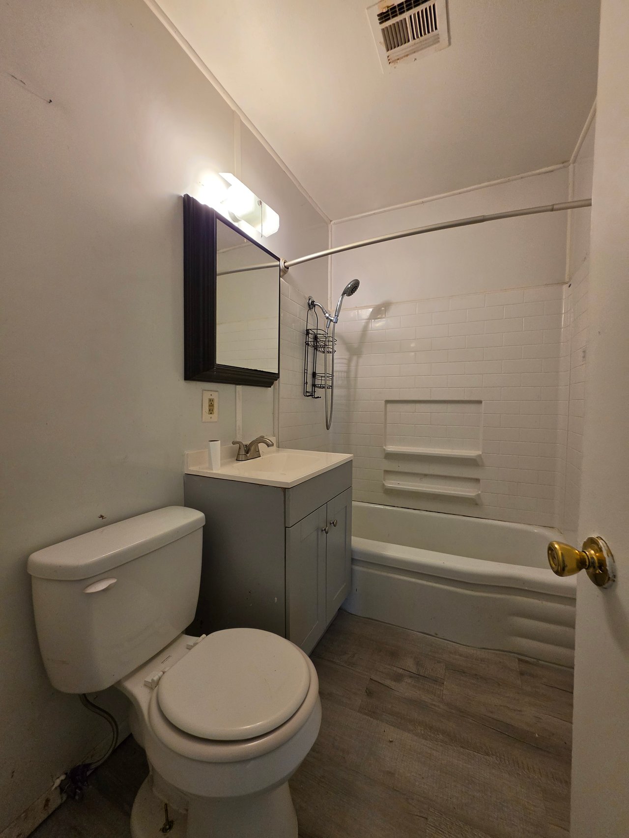 310 W 35th St