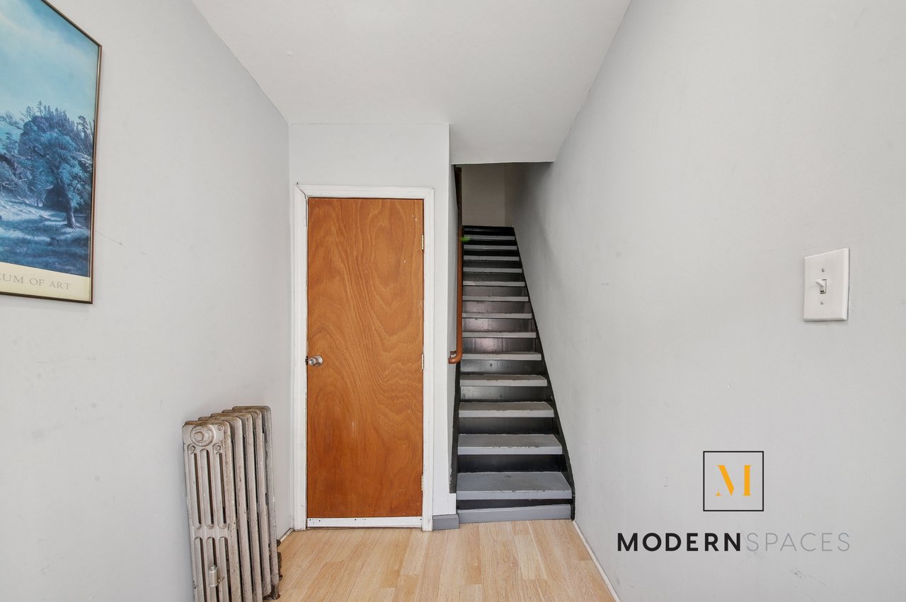 Large 2-Bed in LIC