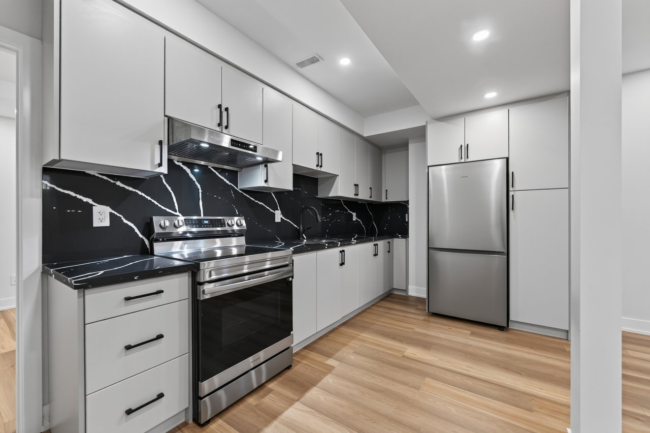 197 Polly Drive, Oakville