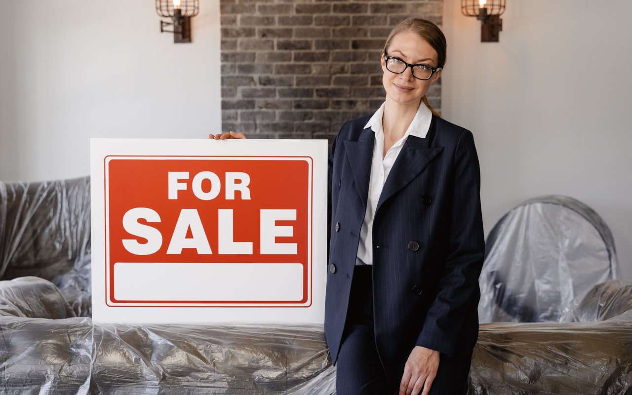 How to Determine the Best Time to List Your Home for Sale