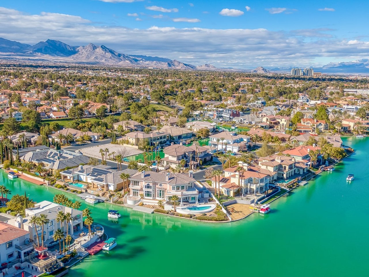 Lakes Estates