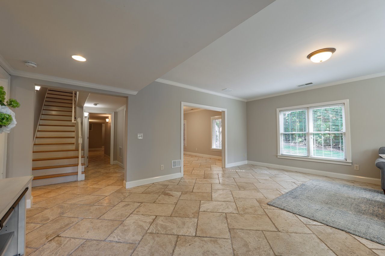 1425 Rolling Links Drive