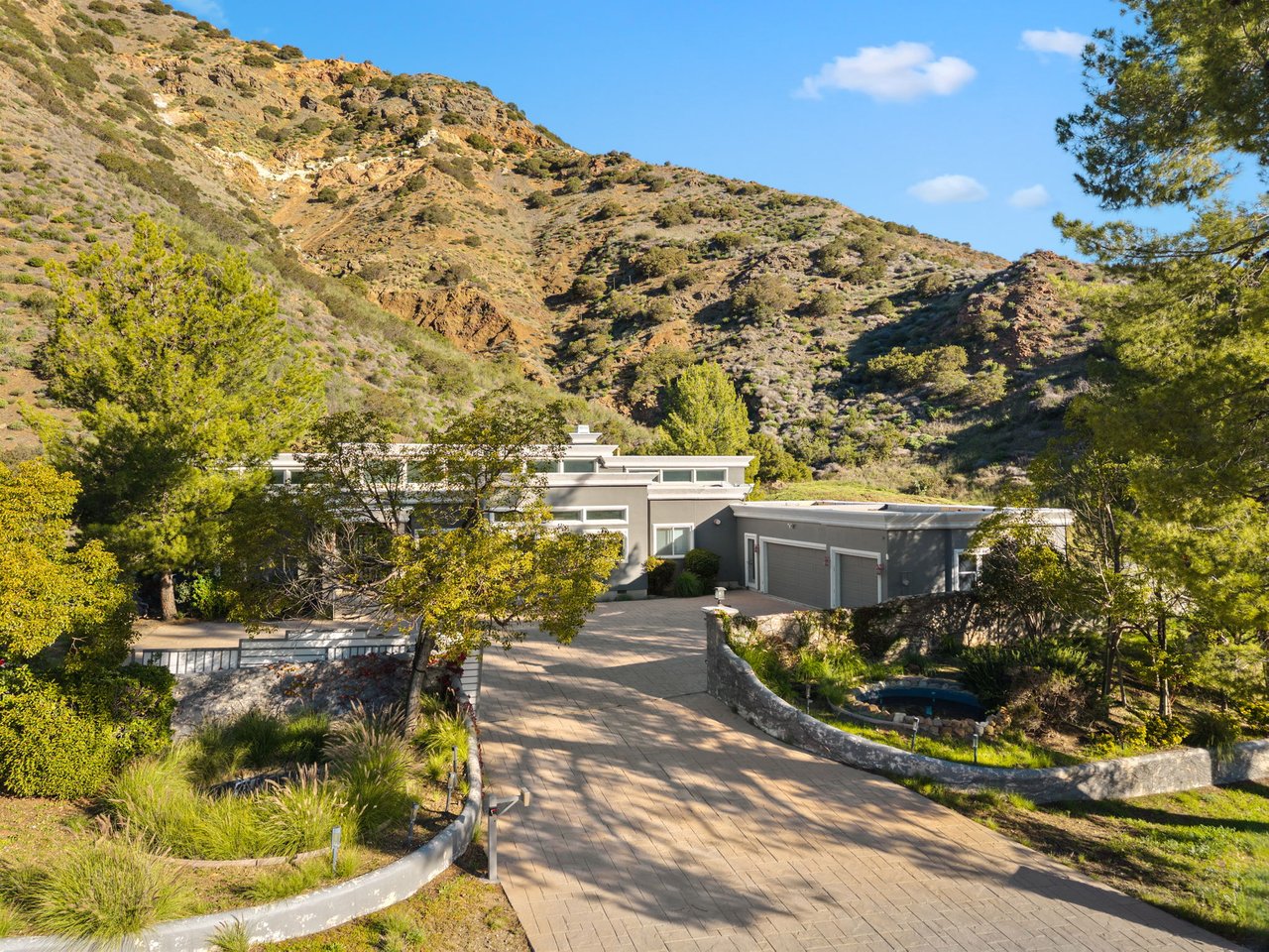 3701 Kanan Rd, Agoura Hills