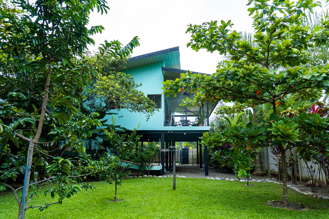 2-Bedroom Gem with Stunning Tropical Landscape in Uvita