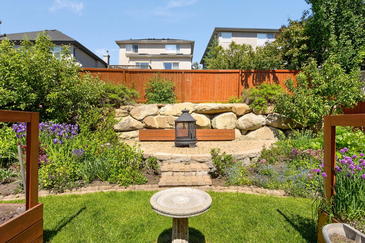 139 Tuscany Ridge Close NW